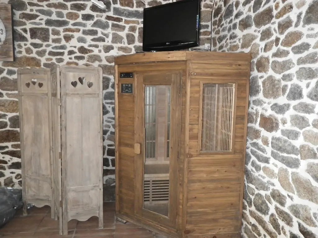 Chambres D'Hotes A La Ferme De La Rochelle Bed & Breakfast Roz-Landrieux