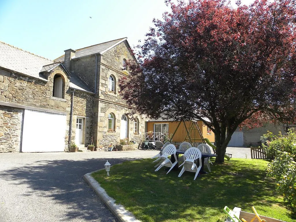 Chambres D'Hotes A La Ferme De La Rochelle Bed & Breakfast Roz-Landrieux